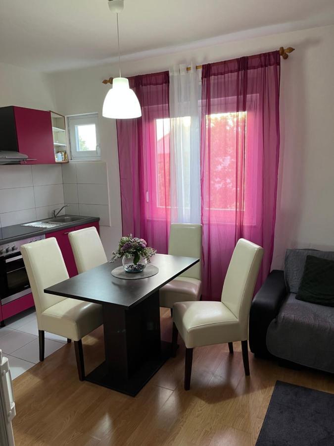 Apartment Ruzica Sukosan Bagian luar foto