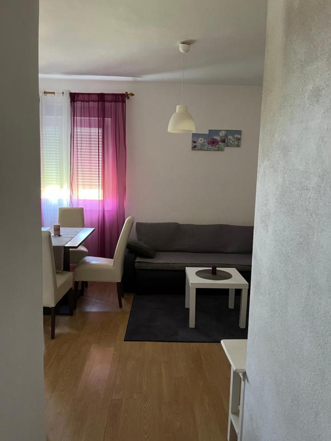 Apartment Ruzica Sukosan Bagian luar foto